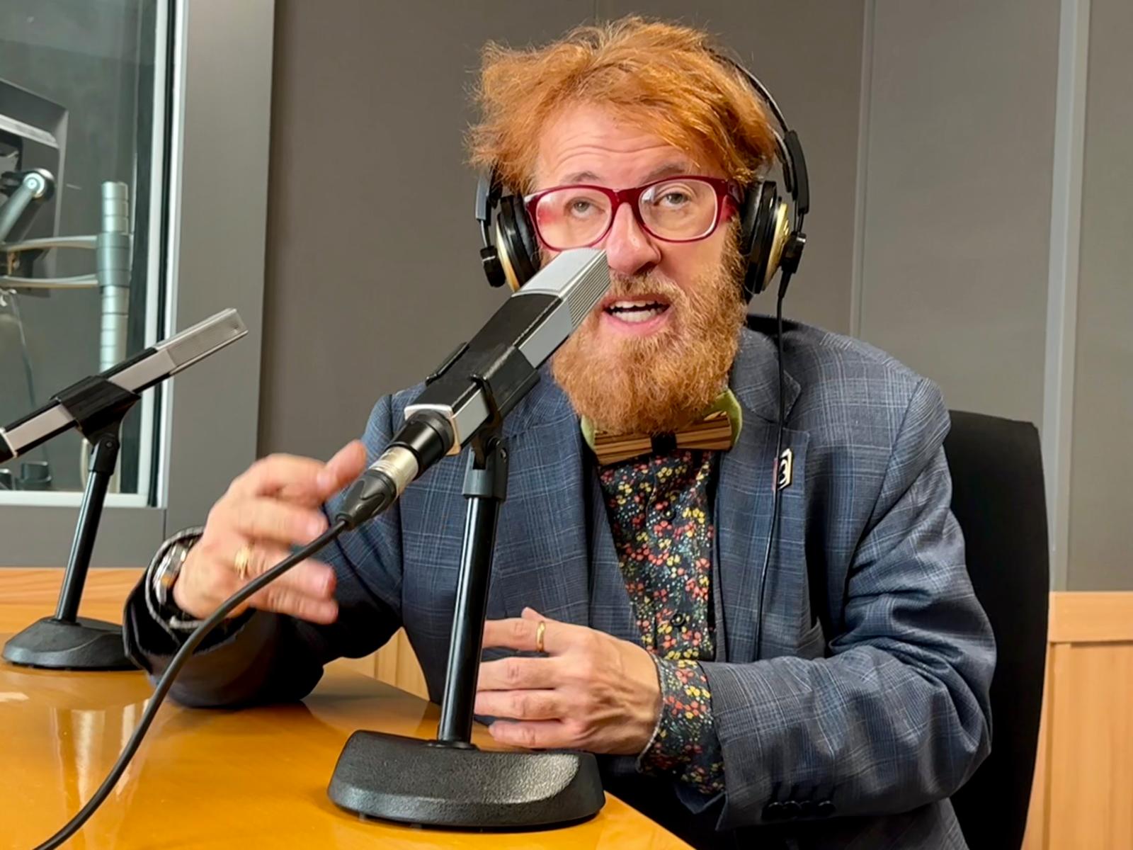 Èric del Arco, llibreter: "Si ens agrada, ens hi enterrem en vida" Èric del Arco, llibreter: "Si ens agrada, ens hi enterrem en vida"