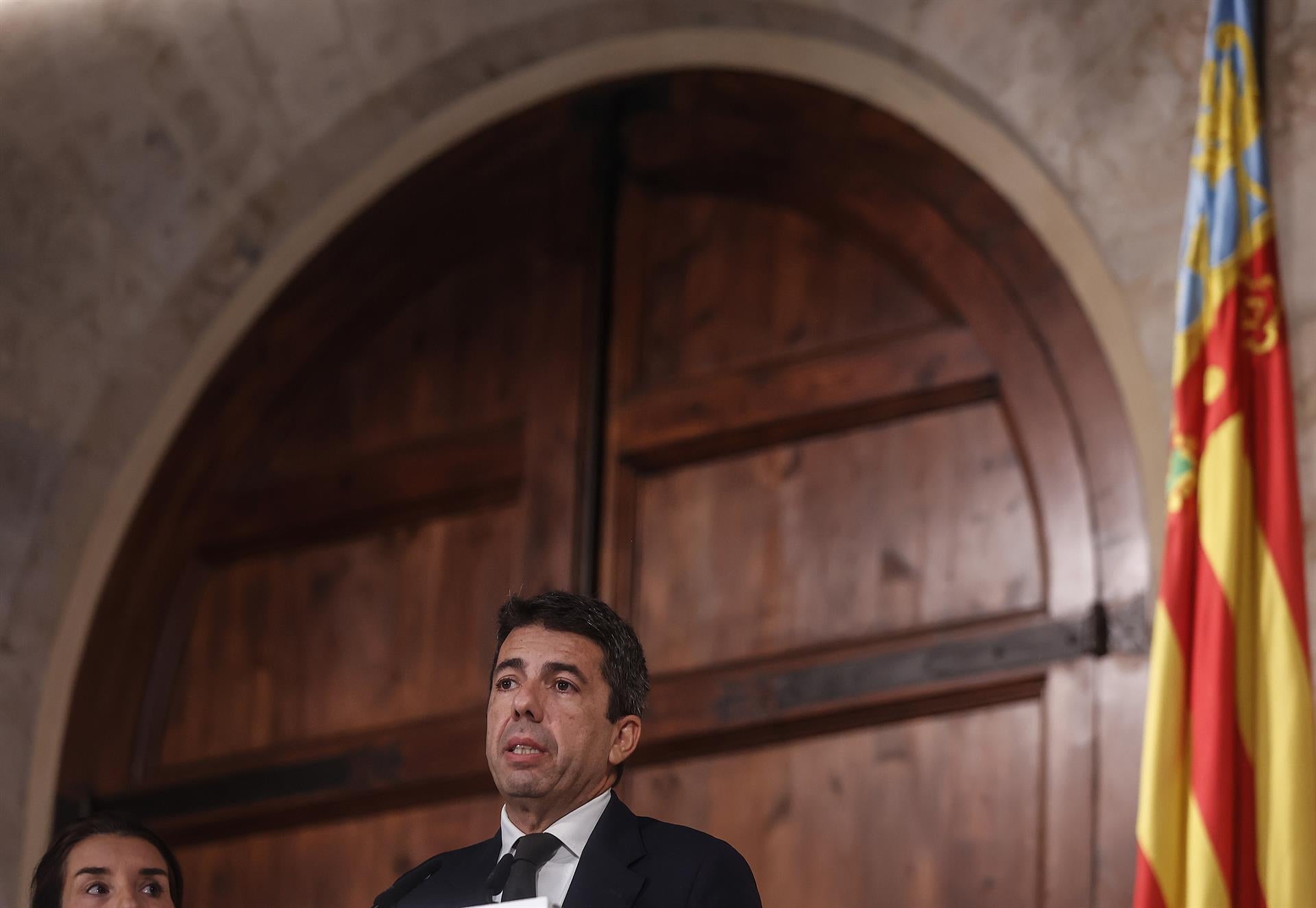 Mazón asegura que las puertas "están abiertas" para recibir a los familiares de las víctimas de la DANA Mazón asegura que las puertas "están abiertas" para recibir a los familiares de las víctimas de la DANA