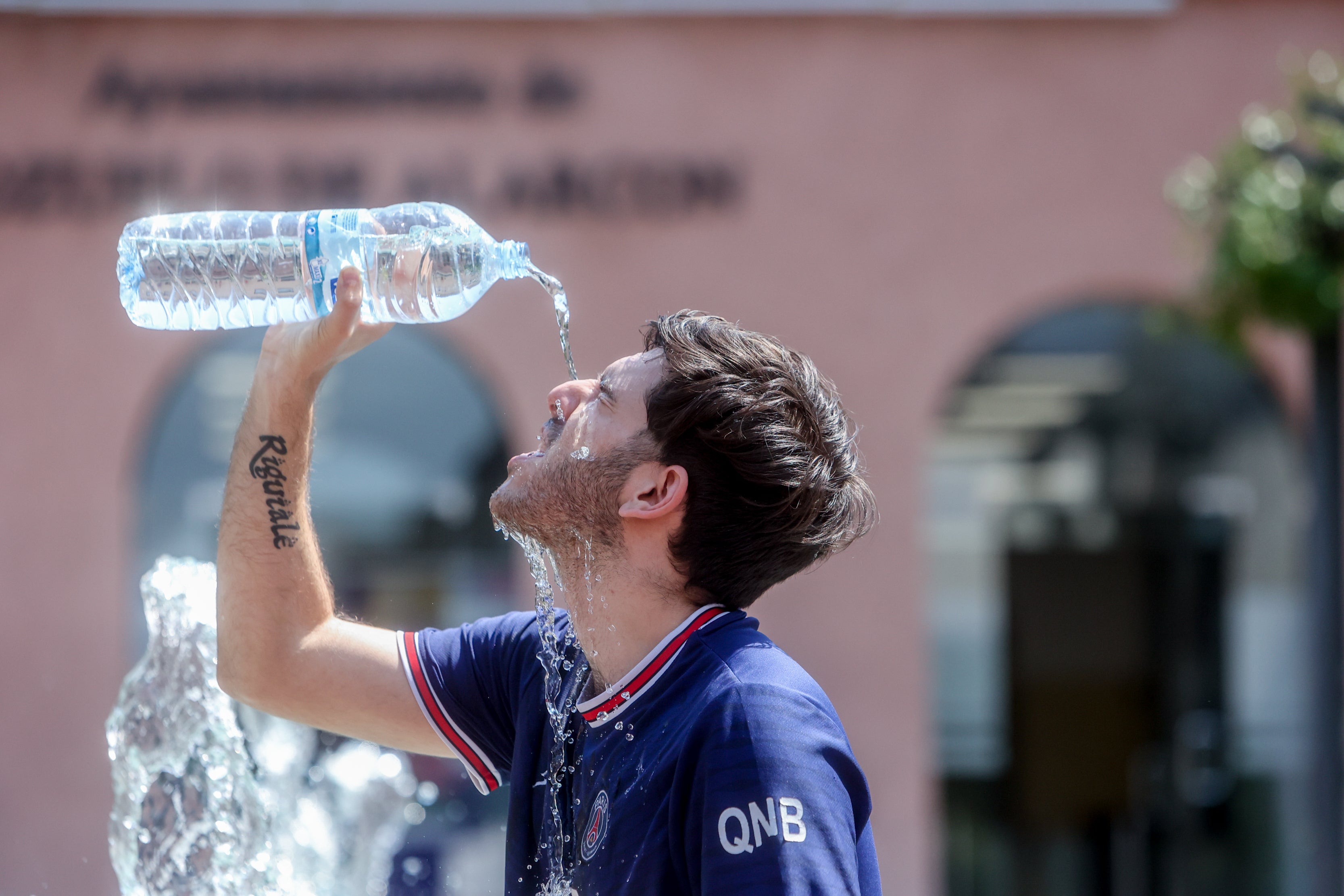 Sanidad avisa del "riesgo alto" por calor en varios municipios de Els Ports, en Castellón Sanidad avisa del "riesgo alto" por calor en varios municipios de Els Ports, en Castellón