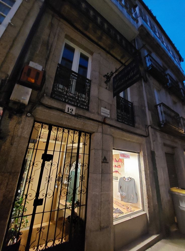 Detenidas 5 personas como presuntos autores de la ola de robos en establecimientos comerciales de Santiago Detenidas 5 personas como presuntos autores de la ola de robos en establecimientos comerciales de Santiago