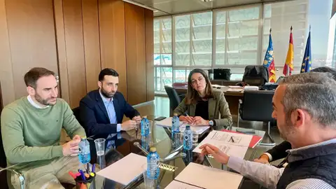 La consellera de Justicia, Nuria Martínez, se reúne con el alcalde de Sagunto, Darío Moreno, con motivo de la futura Ciudad de la Justicia de Sagunto La consellera de Justicia, Nuria Martínez, se reúne con el alcalde de Sagunto, Darío Moreno, con motivo de la futura Ciudad de la Justicia de Sagunto