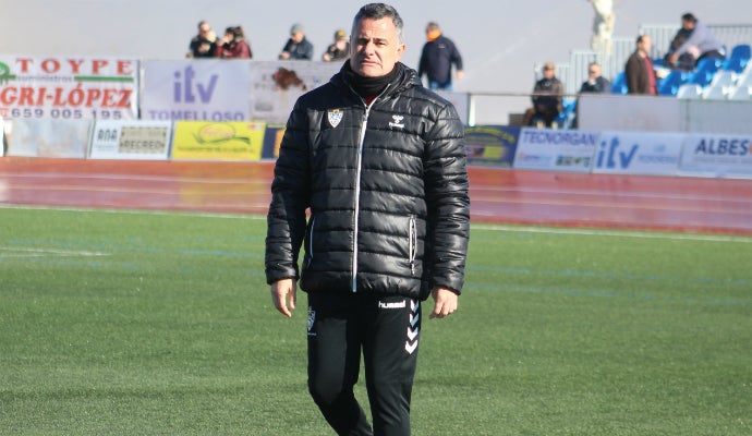 Manu Calleja: "El Racing si no aprieta arriba, sufre" Manu Calleja: "El Racing si no aprieta arriba, sufre"