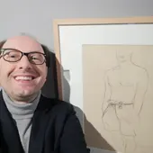 Selfi del director de Museo Gregorio Prieto de Valdepeñas junto a una de las obras del pintor Selfi del director de Museo Gregorio Prieto de Valdepeñas junto a una de las obras del pintor