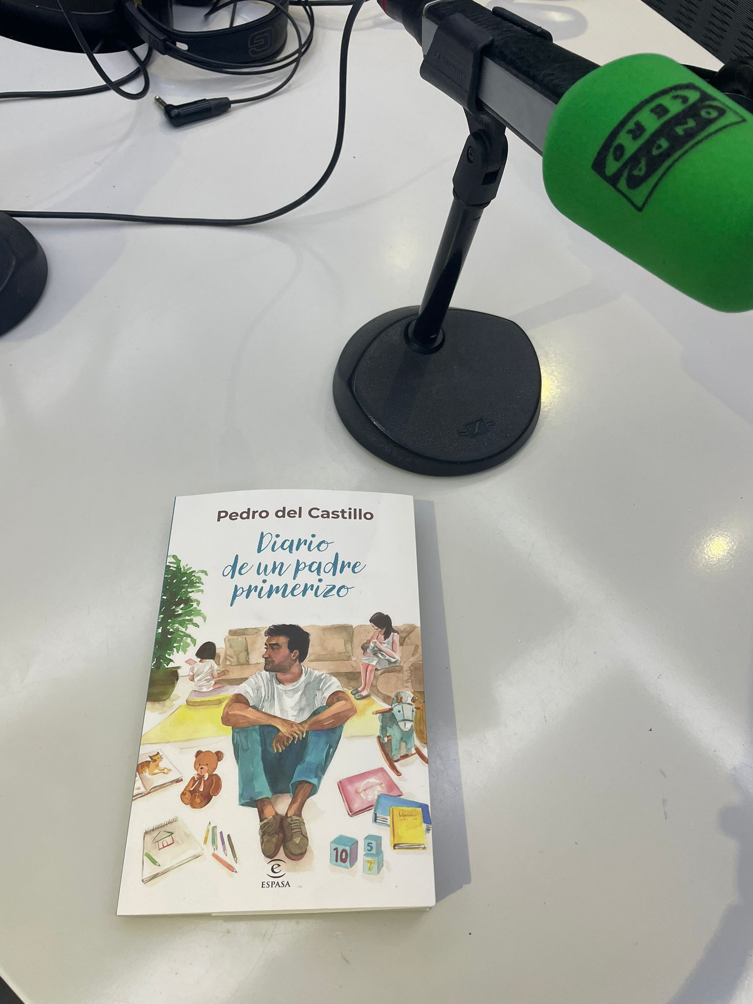 Pedro del Castillo: "La paternidad nos ha hecho muy felices, pero también estamos muy cansados" Pedro del Castillo: "La paternidad nos ha hecho muy felices, pero también estamos muy cansados"