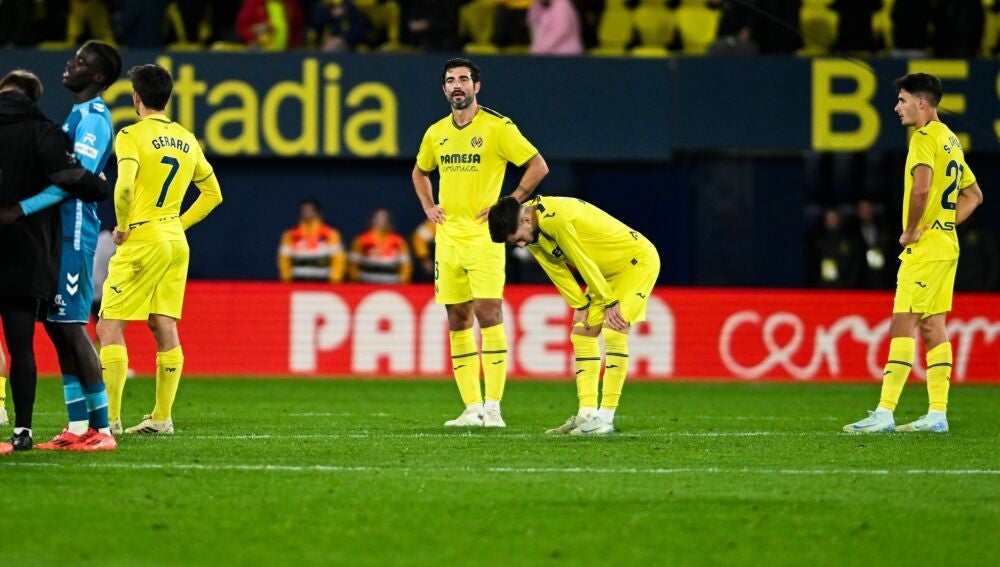 La defensa del Villarreal lamenta un gol encajado