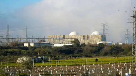 En la imagen de archivo, vista de la central nuclear de Almaraz (Extremadura). En la imagen de archivo, vista de la central nuclear de Almaraz (Extremadura).