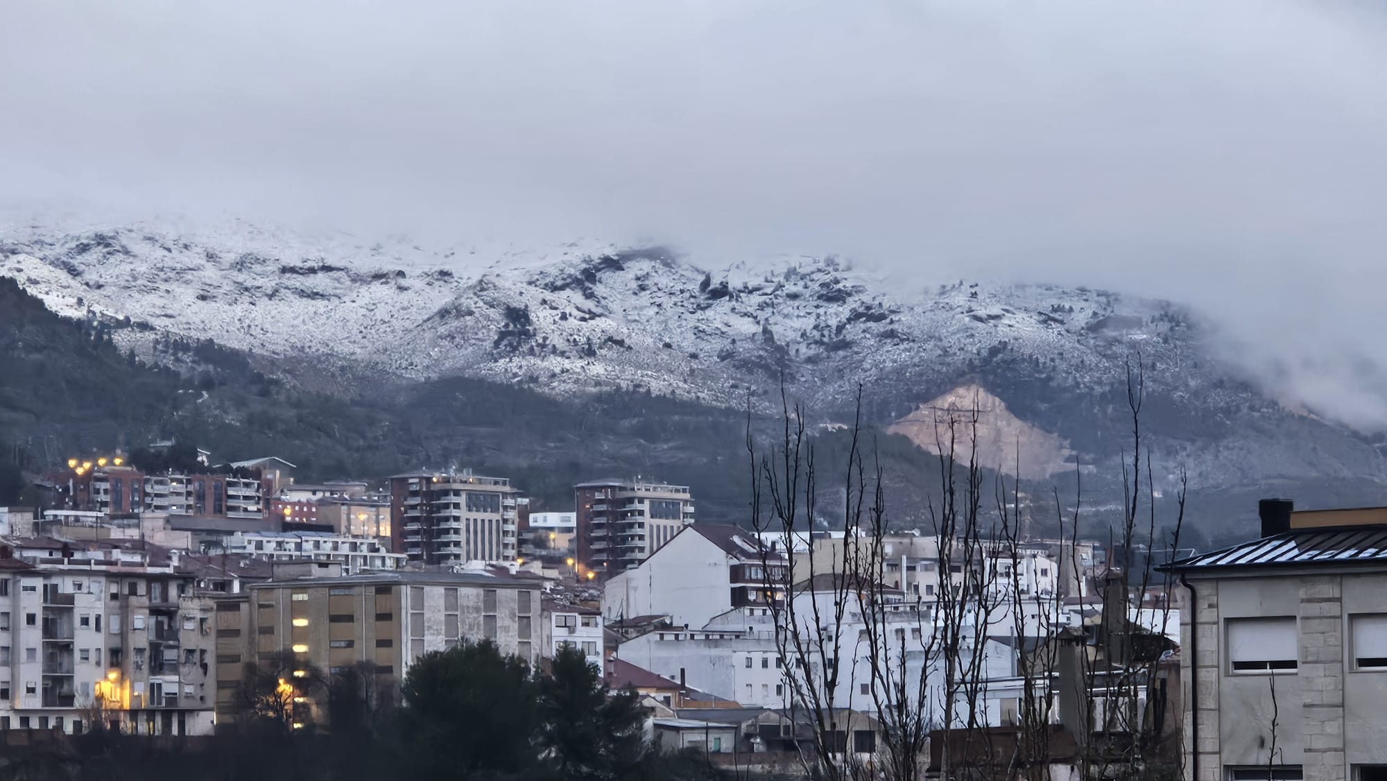 La nieve pinta de blanco las cumbres altas de la provincia de Alicante La nieve pinta de blanco las cumbres altas de la provincia de Alicante