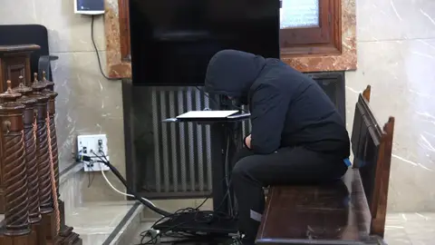 El acusado de matar a su mujer embarazada y a su hijo en Sa Pobla (Mallorca), al inicio del juicio con jurado El acusado de matar a su mujer embarazada y a su hijo en Sa Pobla (Mallorca), al inicio del juicio con jurado