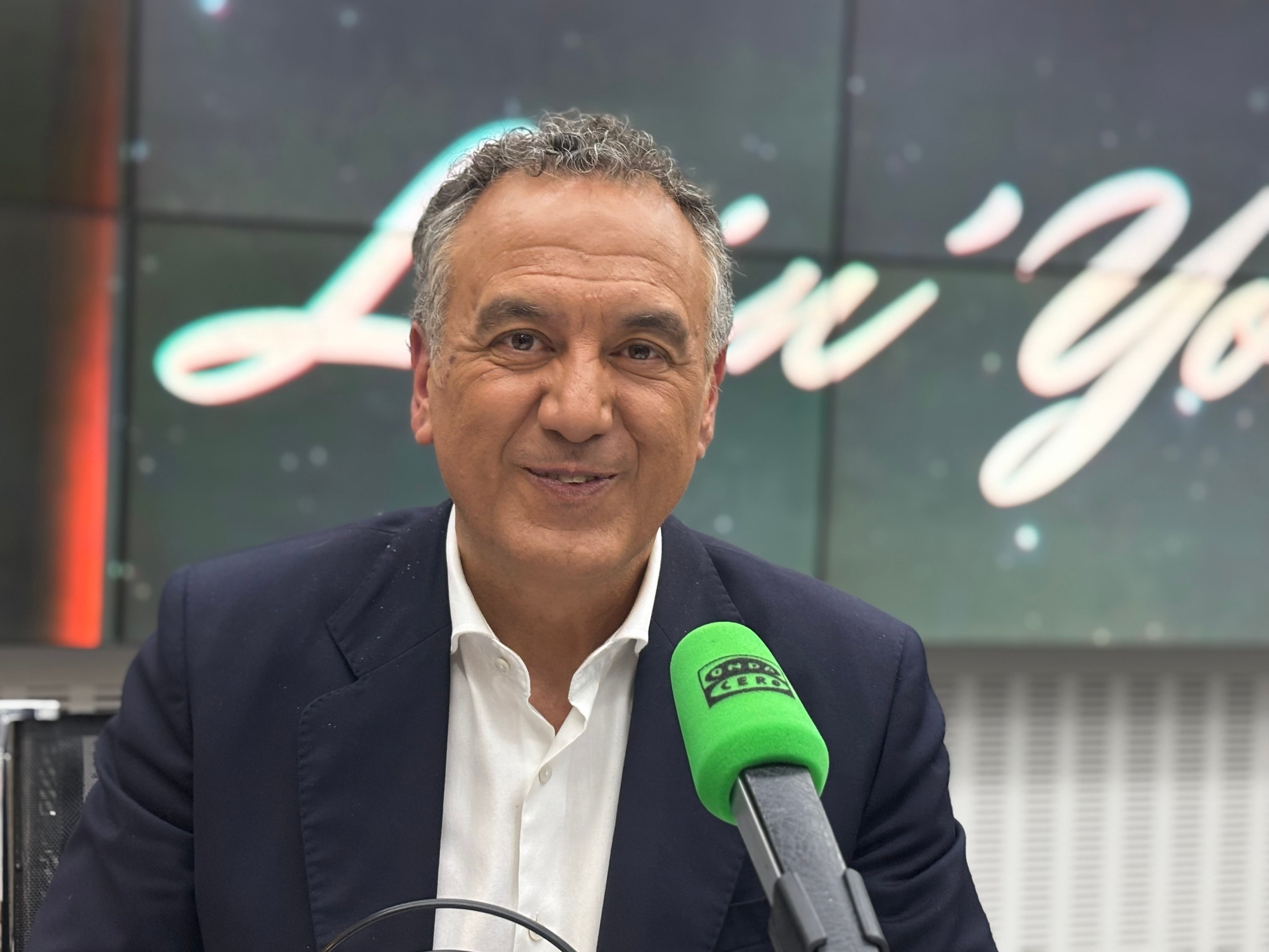 ¿Piensas que lo sabes todo de Roberto Brasero? ¡Spoiler alert: no lo conoces tanto como crees! ¿Piensas que lo sabes todo de Roberto Brasero? ¡Spoiler alert: no lo conoces tanto como crees!