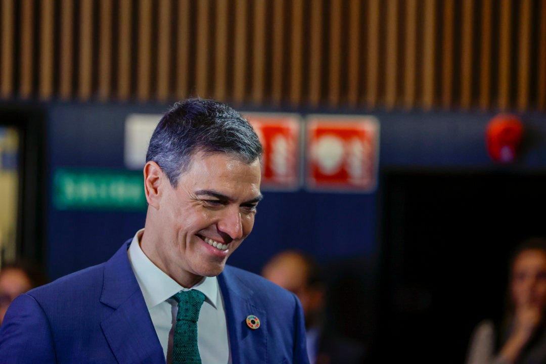 El PSOE ganaría las elecciones pero el PP se acerca a 2,1 puntos, según el CIS El PSOE ganaría las elecciones pero el PP se acerca a 2,1 puntos, según el CIS