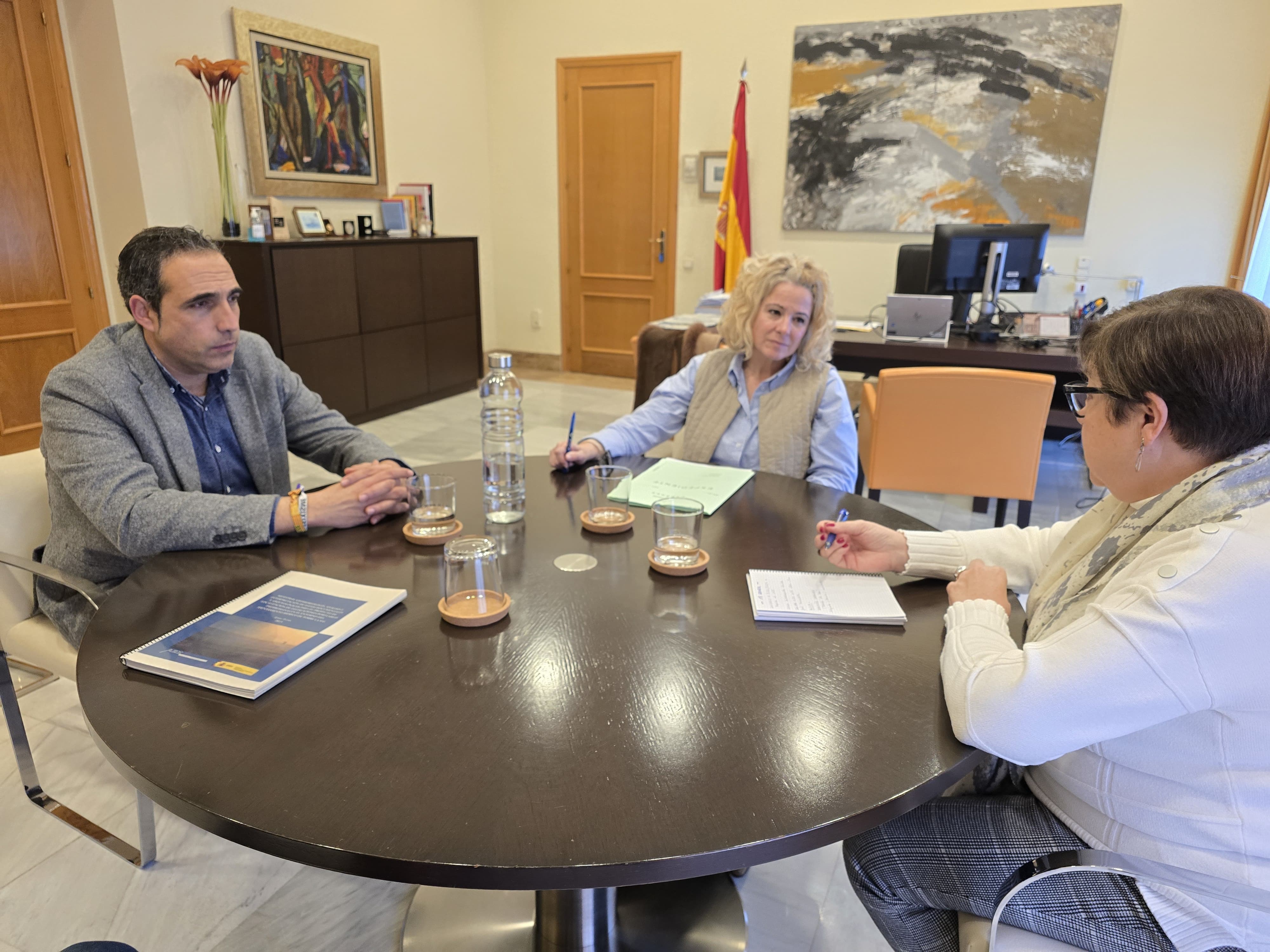 La subdelegada del gobierno confirma que "no se contempla ningún derribo en Torre la Sal" La subdelegada del gobierno confirma que "no se contempla ningún derribo en Torre la Sal"