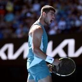 Alcaraz supera a Borges y avanza a octavos de final