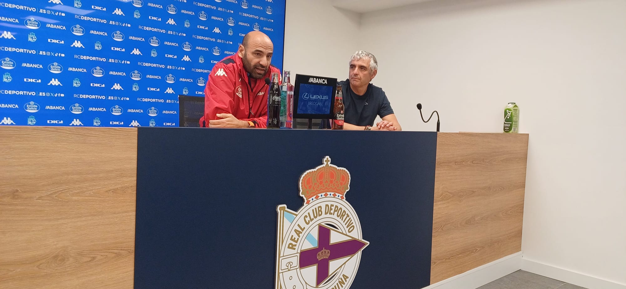 Manuel Pablo: "Recomiendo a Yeremay que esté tranquilo y a jugar, destacar, divertirse, ayudar al Deportivo y ya se verá" Manuel Pablo: "Recomiendo a Yeremay que esté tranquilo y a jugar, destacar, divertirse, ayudar al Deportivo y ya se verá"