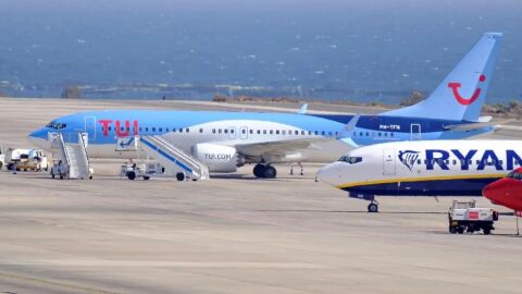 Aviones en el aeropuerto de Gran Canaria