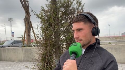 José Ángel Carmona, jugador del Sevilla, durante la entrevista.