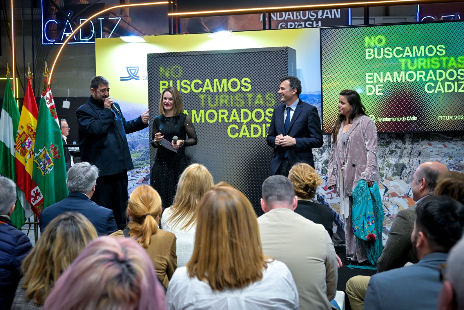 Cádiz 'revoluciona' su enfoque en FITUR buscando 'enamorados' de la ciudad y reflexionando sobre el turismo masivo Cádiz 'revoluciona' su enfoque en FITUR buscando 'enamorados' de la ciudad y reflexionando sobre el turismo masivo