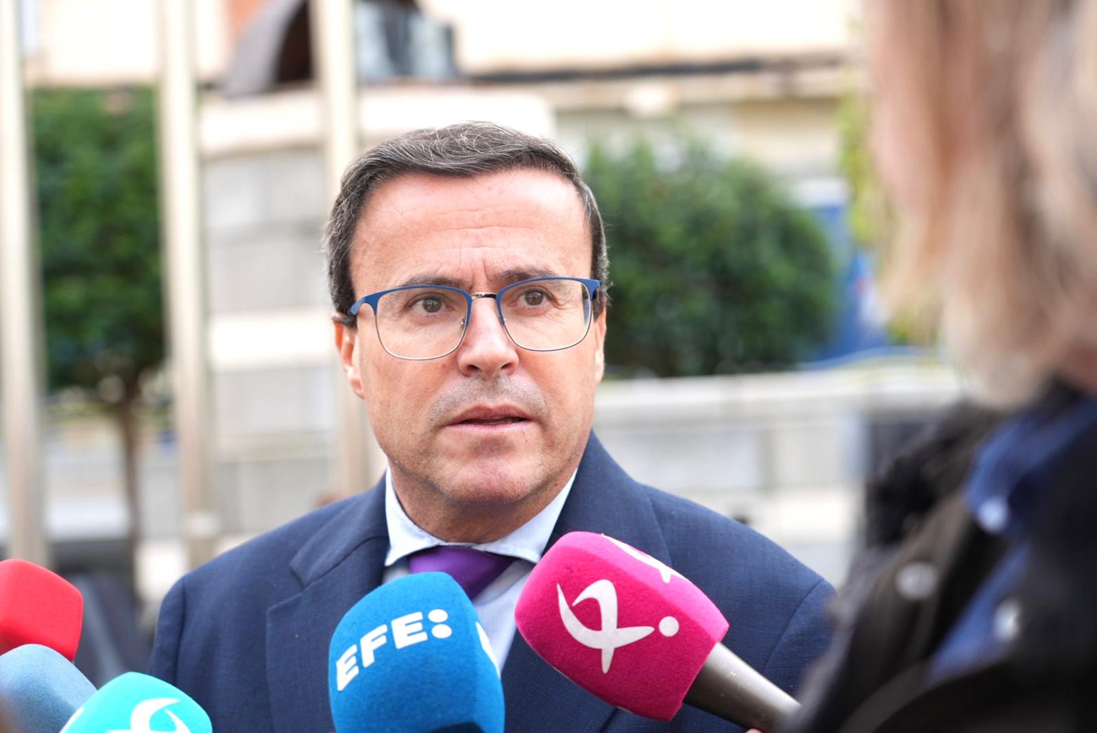 Gallardo subraya la "incapacidad" de Guardiola para cerrar acuerdos que deja a Extremadura en situación "crítica" Gallardo subraya la "incapacidad" de Guardiola para cerrar acuerdos que deja a Extremadura en situación "crítica"