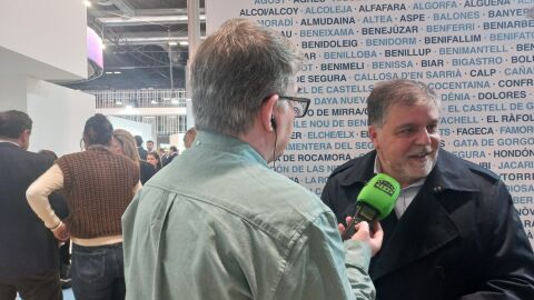 Fulgencio Cerd&aacute;n, alcalde de Villena en Fitur.
