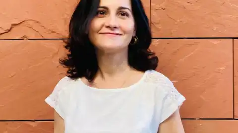 La artista Pili Sánchez pintará el cartel “Paso a Paso 2025”de Onda Cero dedicado a la Sagrada Mortaja La artista Pili Sánchez pintará el cartel “Paso a Paso 2025”de Onda Cero dedicado a la Sagrada Mortaja