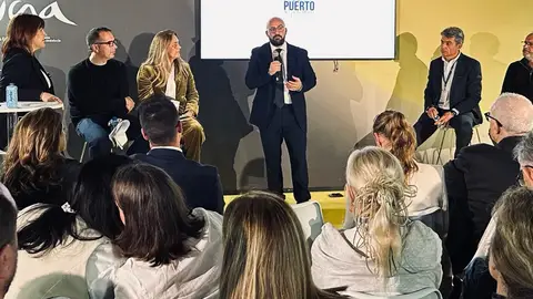 Germán Beardo y el equipo de turismo de FITUR 2025 Germán Beardo y el equipo de turismo de FITUR 2025