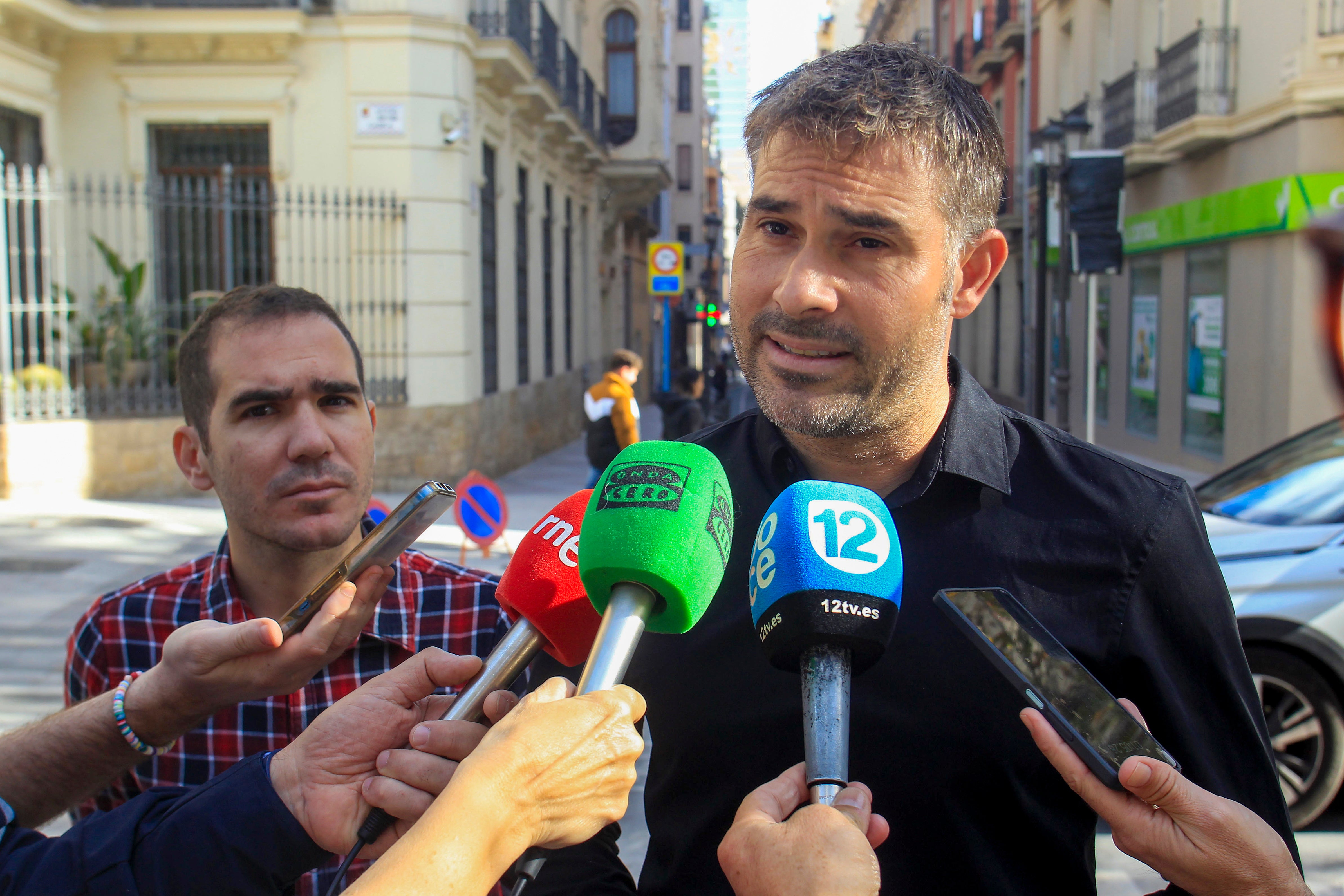 Compromís denuncia al conseller de Educación y Rovira replica: "No podemos inventar el dinero" Compromís denuncia al conseller de Educación y Rovira replica: "No podemos inventar el dinero"