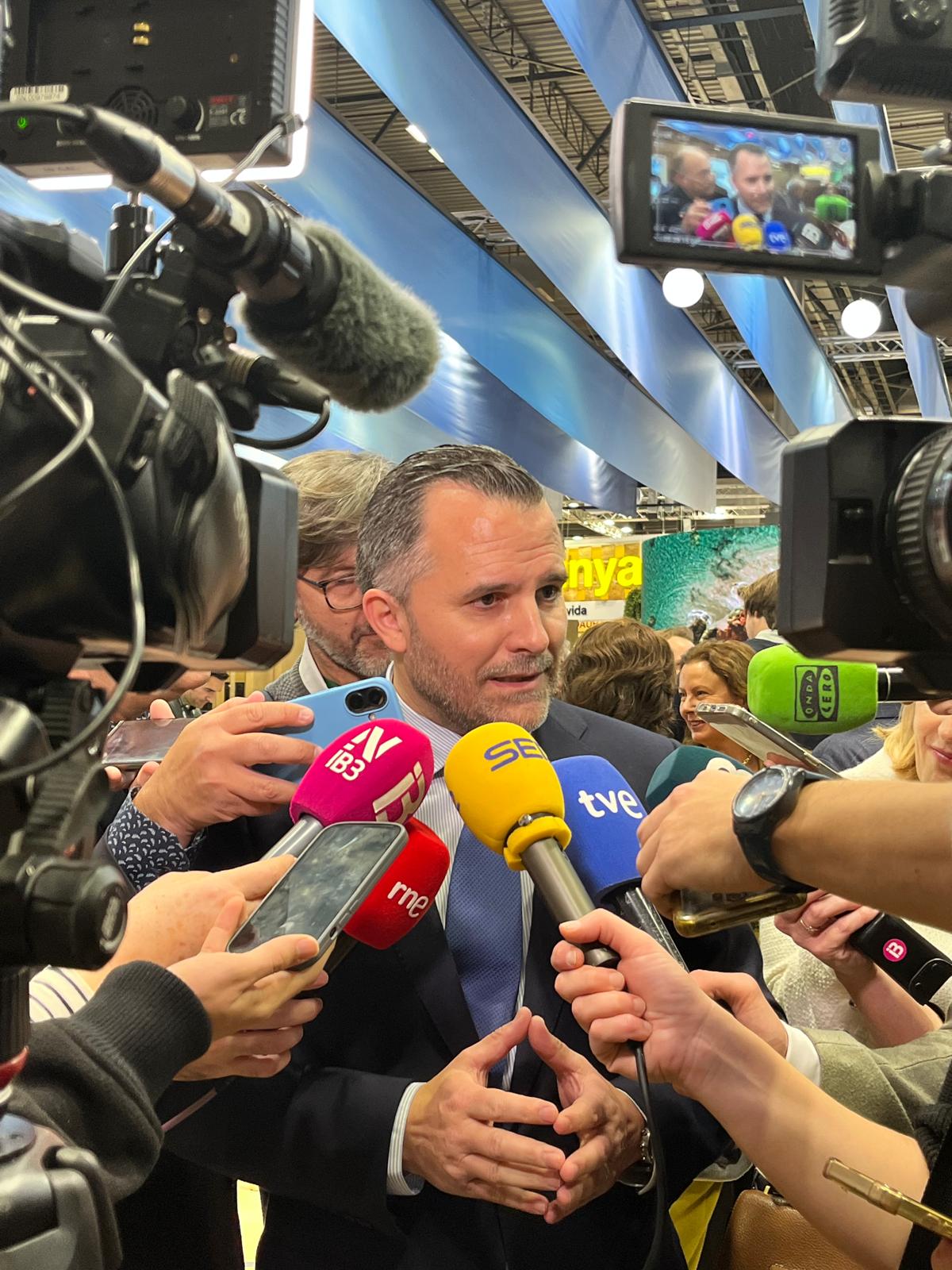 Los hoteleros de Mallorca califican de "excesivo" el aumento salarial del 17% propuesto por UGT Los hoteleros de Mallorca califican de "excesivo" el aumento salarial del 17% propuesto por UGT