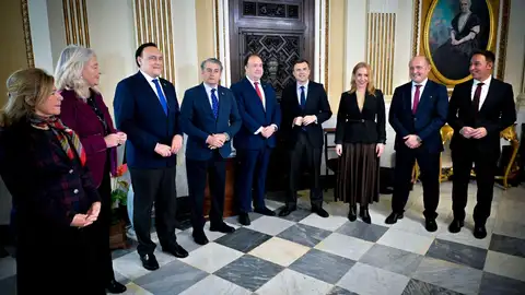 Foto de familia en el Ayuntamiento de Cádiz Foto de familia en el Ayuntamiento de Cádiz