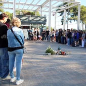 Minut de silenci per l'assassinat d'una treballadora a la presó de Mas d'Enric Minut de silenci per l'assassinat d'una treballadora a la presó de Mas d'Enric