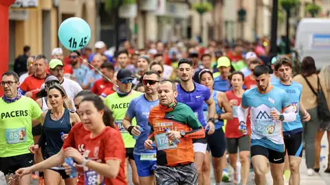 Luis Agustín y Alicia Álvarez se coronan en la Media Maratón Luis Agustín y Alicia Álvarez se coronan en la Media Maratón