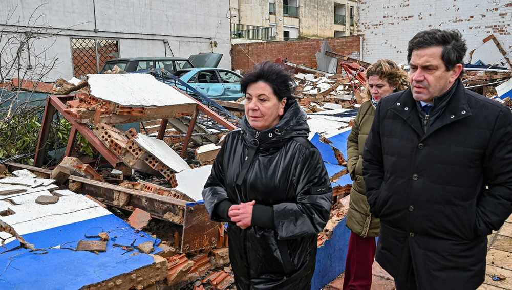 Miguel Ángel Valverde junto a la alcaldesa de Torre de Juan Abad Miguel Ángel Valverde junto a la alcaldesa de Torre de Juan Abad