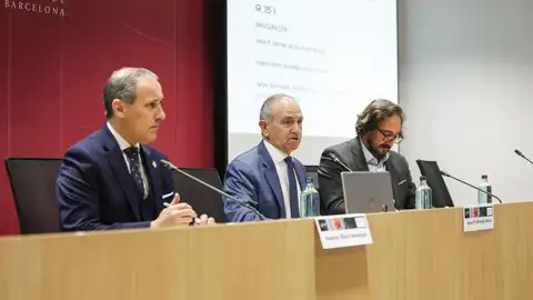 El degà de l'ICAM, Eugenio Ribón; el degà de l'ICAB, Jesús M. Sánchez, i diputat responsable de Formació de l'ICA Màlaga, Rafael Soto El degà de l'ICAM, Eugenio Ribón; el degà de l'ICAB, Jesús M. Sánchez, i diputat responsable de Formació de l'ICA Màlaga, Rafael Soto