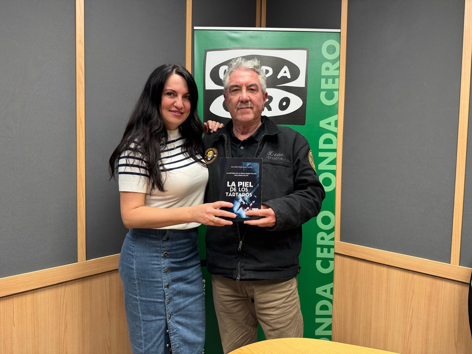 El libro 'La piel de los tártaros' protagonista hoy en Más de uno Alicante El libro 'La piel de los tártaros' protagonista hoy en Más de uno Alicante