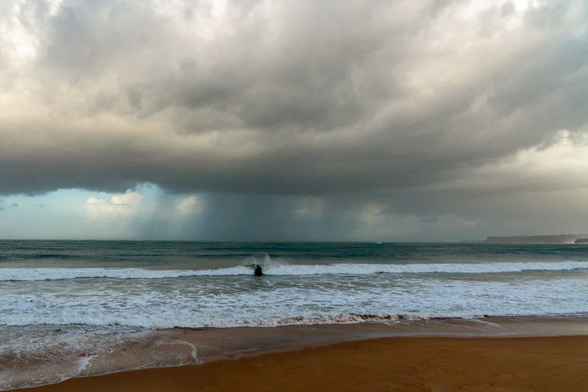 La borrasca Ivo azota España con vientos huracanados: la AEMET lanza avisos en todas estas zonas La borrasca Ivo azota España con vientos huracanados: la AEMET lanza avisos en todas estas zonas