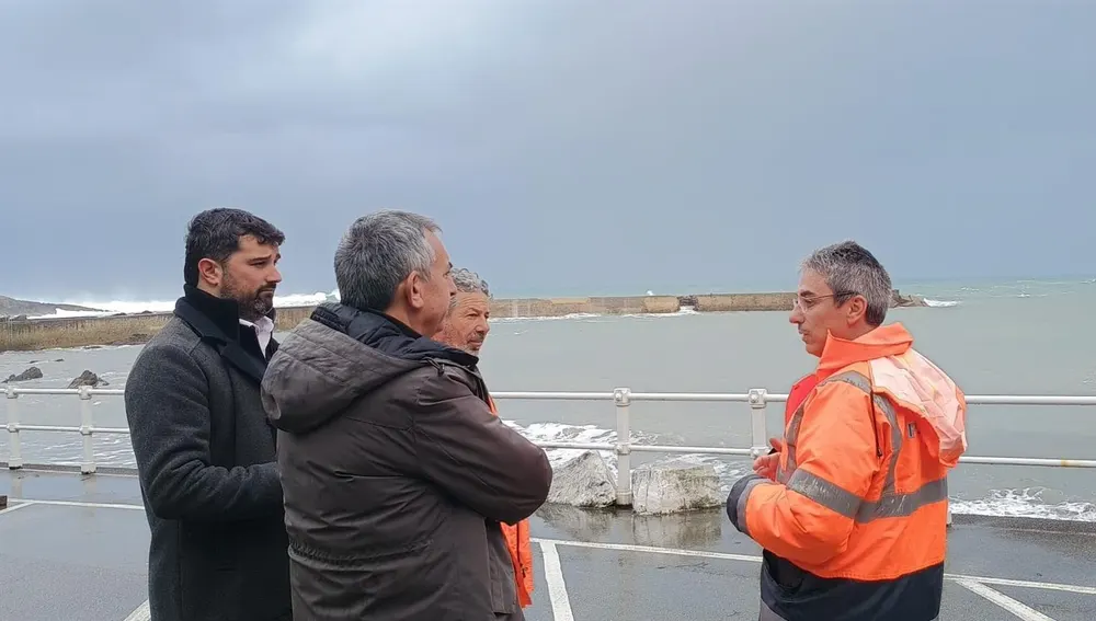 Puertos acometerá la obra del socavón del espigón de Luarca por urgencia. Puertos acometerá la obra del socavón del espigón de Luarca por urgencia.