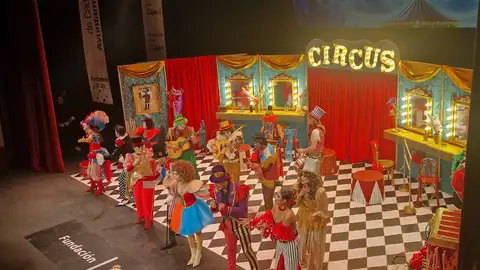 Escucha a la comparsa 'L@s artistas' en las preliminares del COAC 2025 Escucha a la comparsa 'L@s artistas' en las preliminares del COAC 2025