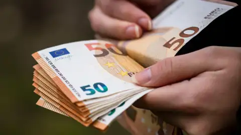 La pensión media en Extremadura alcanza los 1.103 euros en enero, un 5,26% más que en 2024 La pensión media en Extremadura alcanza los 1.103 euros en enero, un 5,26% más que en 2024