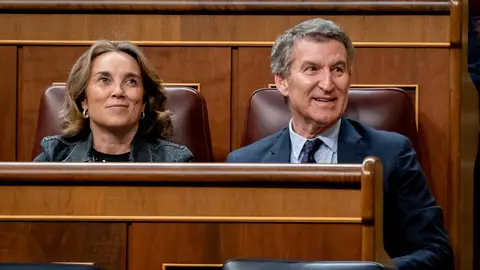 Alberto Núñez Feijóo y Cuca Gamarra en el Congreso Alberto Núñez Feijóo y Cuca Gamarra en el Congreso