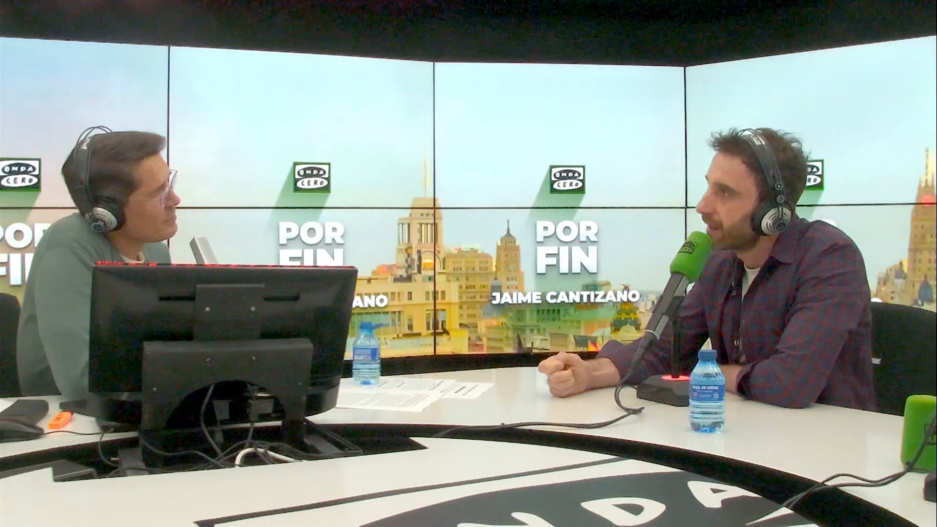 Dani Rovira: "Hay que concienciar a la gente de que hay que cuidar la casita que tenemos encima de los hombros" Dani Rovira: "Hay que concienciar a la gente de que hay que cuidar la casita que tenemos encima de los hombros"
