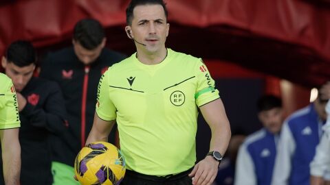 01-02-2025 Sa&uacute;l As Reig, &aacute;rbitro de Segunda Divisi&oacute;n.