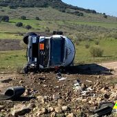 Camión accidentado en Alamillo