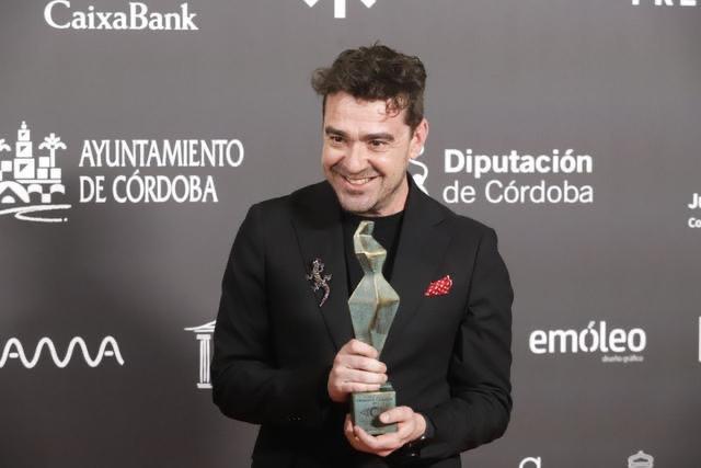 Javi Frutos se lleva su "primer premio" Carmen Javi Frutos se lleva su "primer premio" Carmen