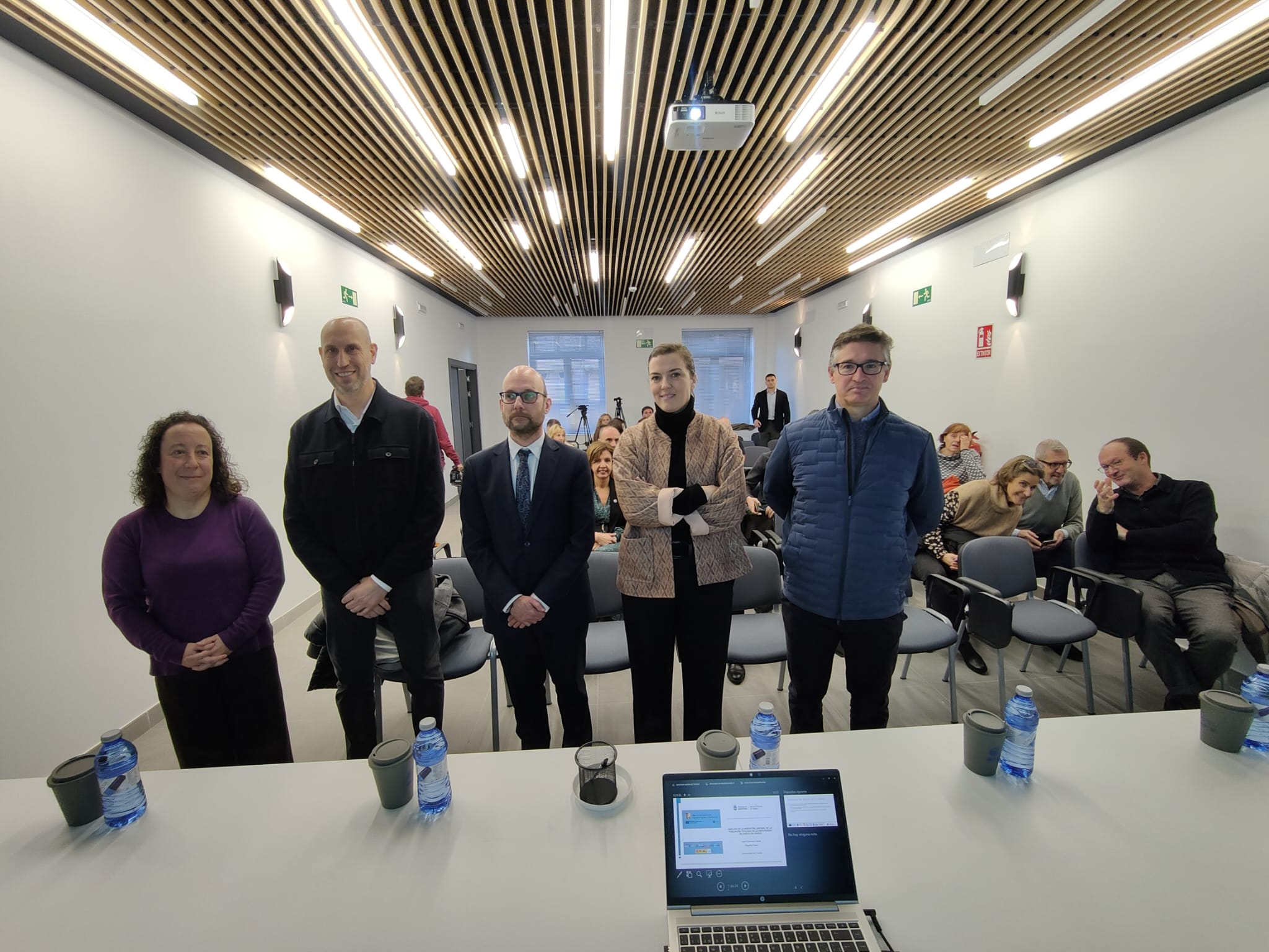 Ocho de cada diez titulados en la Universidad de Oviedo tienen trabajo en menos de cuatro años Ocho de cada diez titulados en la Universidad de Oviedo tienen trabajo en menos de cuatro años