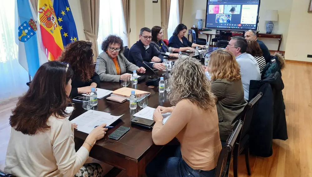 La Red de Municipios Indianos del Cantábrico se reunió en Ribadeo, organizaran talleres varios. La Red de Municipios Indianos del Cantábrico se reunió en Ribadeo, organizaran talleres varios.
