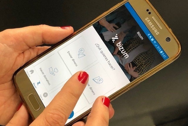 Los madrileños podrán "hacer un bizum" para pagar sus impuestos y demás obligaciones fiscales Los madrileños podrán "hacer un bizum" para pagar sus impuestos y demás obligaciones fiscales