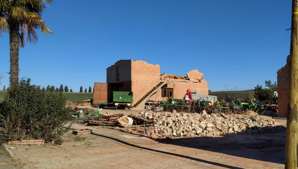 Los muros de la parcela y el pajar han desaparecido Los muros de la parcela y el pajar han desaparecido
