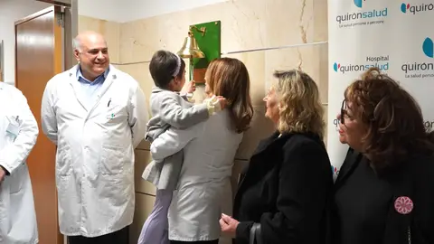 El Hospital Quirónsalud Torrevieja inicia los actos de su 25º aniversario con la inauguración de la Campana de los Sueños El Hospital Quirónsalud Torrevieja inicia los actos de su 25º aniversario con la inauguración de la Campana de los Sueños
