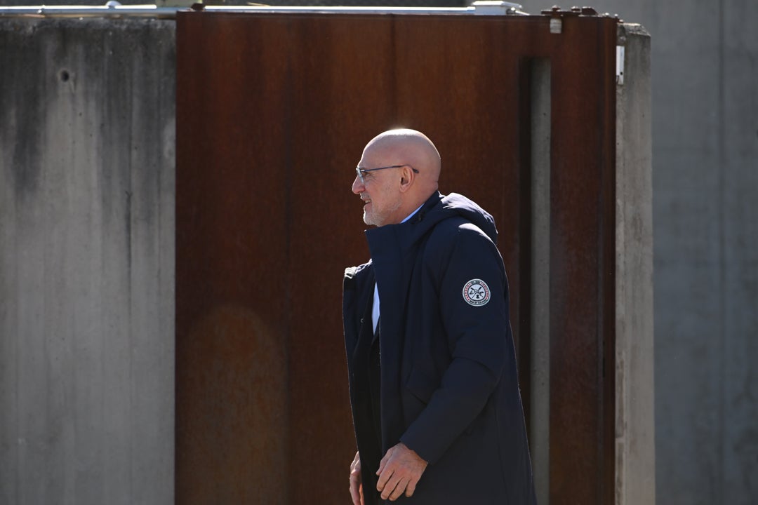 Luis de la Fuente niega haber estado presente en la reunión con Rubiales para tratar la reacción al beso Luis de la Fuente niega haber estado presente en la reunión con Rubiales para tratar la reacción al beso
