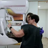 Una pacient es fa una mamografia Una pacient es fa una mamografia