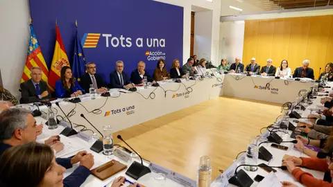 El ministro de Política Territorial, Ángel Víctor Torres (5º i), y la ministra de Ciencia, Diana Morant (6ª i), presiden el Comité de Personas Expertas para la Reconstrucción tras las inundaciones impulsado por el Gobierno. El ministro de Política Territorial, Ángel Víctor Torres (5º i), y la ministra de Ciencia, Diana Morant (6ª i), presiden el Comité de Personas Expertas para la Reconstrucción tras las inundaciones impulsado por el Gobierno.