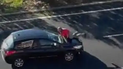Piden la colaboración ciudadana para localizar a un conductor en Cáceres por conducir de forma temeraria Piden la colaboración ciudadana para localizar a un conductor en Cáceres por conducir de forma temeraria